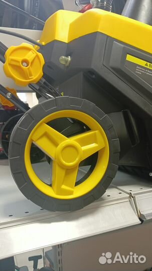 Снегоуборщик электрический Huter SGC 2300E