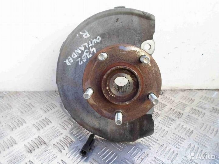 Цапфа/кулак поворотный передний правый Mitsubishi