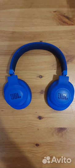 Беспроводные наушники jbl