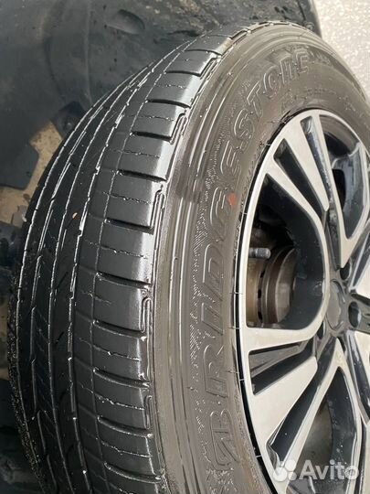 Bridgestone Dueler H/T 843 215/60 R17 96H