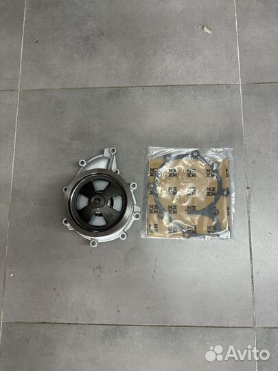 Помпа водяная для scania R