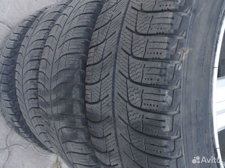 Michelin Latitude X-Ice 195/65 R15 92T