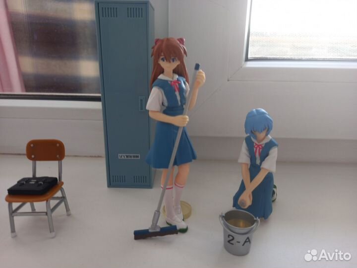 Много фигурок по Евангелиону