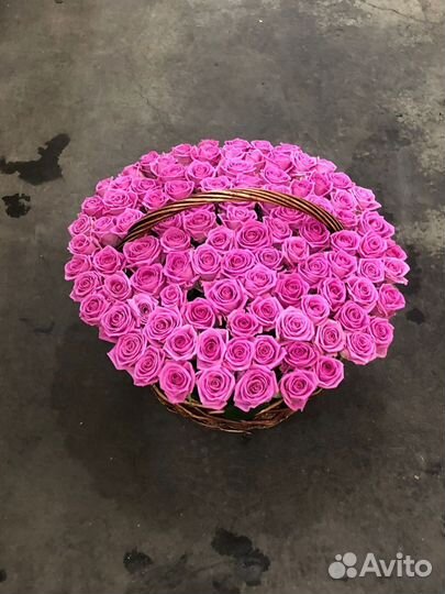 Розы в корзине доставка