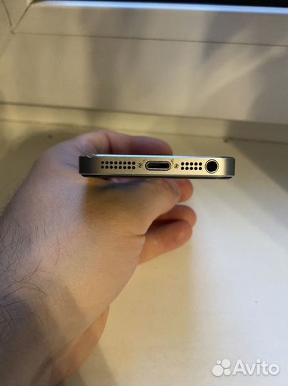 Телефон iPhone 5s 32гб