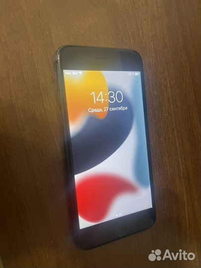 Телефон iPhone 8 64 gb