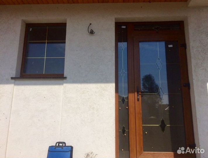 Пластиковая дверь