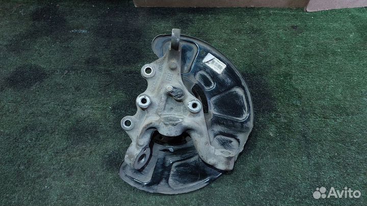 Кулак поворотный передний левый W212,S204,C207