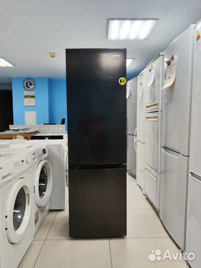 Холодильник черный цвет