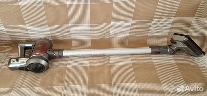 Пылесос Redmond rv ur356