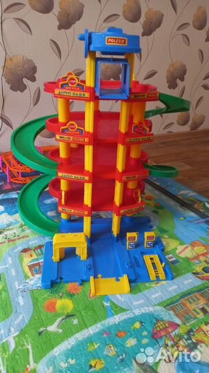 Парковка для машинок с лифтом