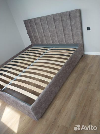 Кровать двухспальная