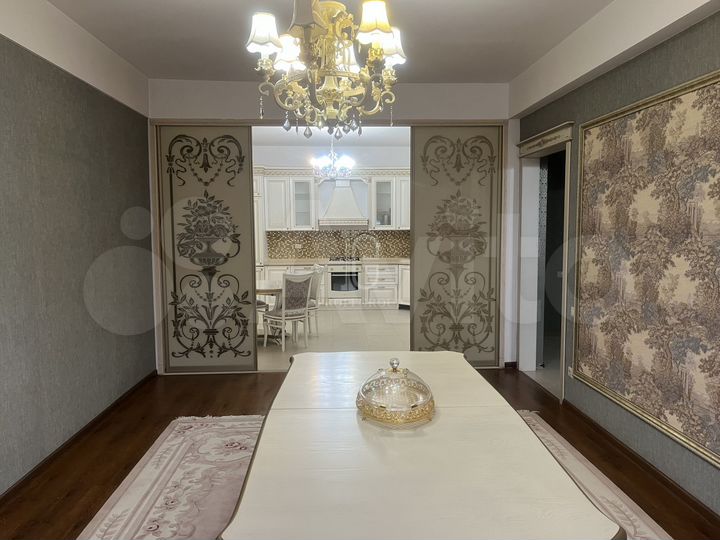 3-к. квартира, 112 м², 3/5 эт.