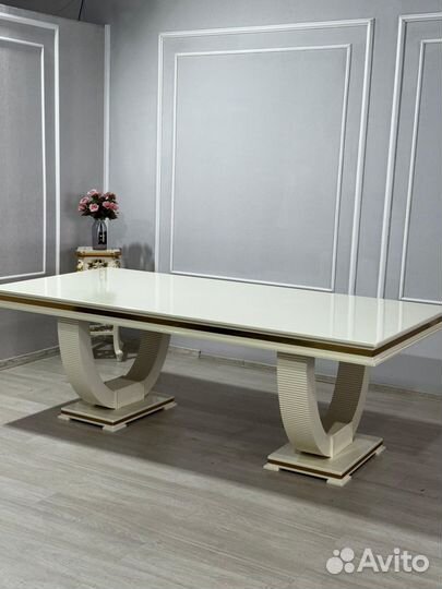 Столы и стулья