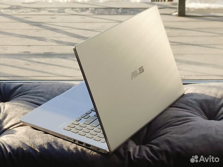 Классный ноутбук Asus VivoBook на каждый день