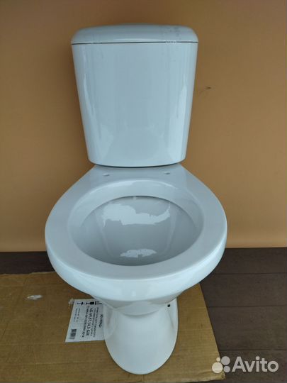 Унитаз с бачком новый