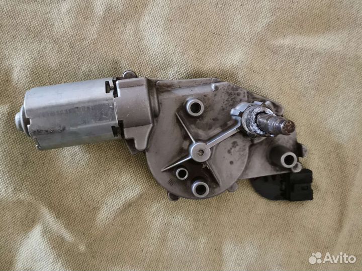 Моторчик заднего стеклоочистителя Kia Sportage 2