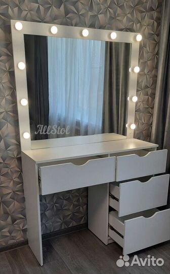 Туалетный столик Гримерное зеркало