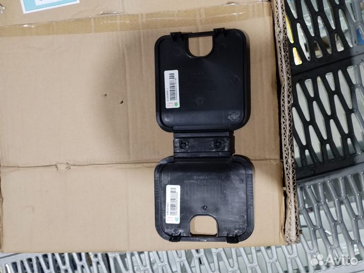 Заглушка подножки Sitrak AZ166424000001