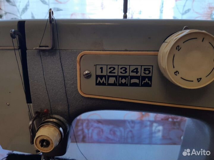 Швейная машина Чайка 3