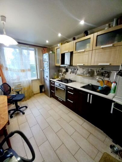 3-к. квартира, 70 м², 4/9 эт.