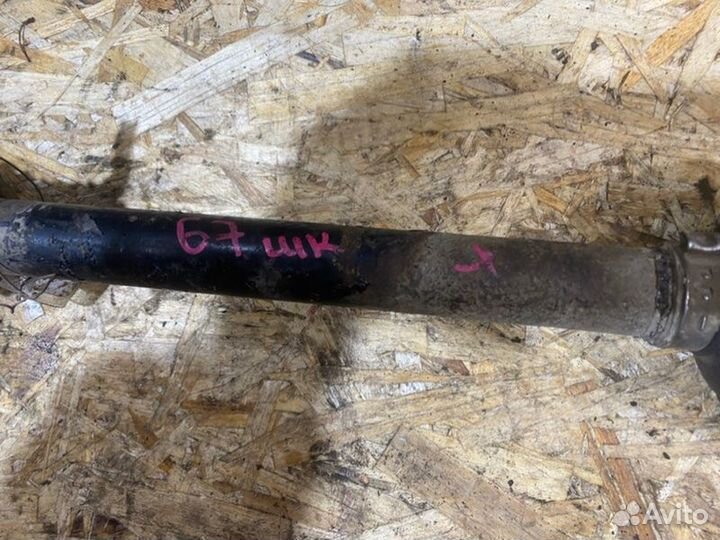 Привод левый Skoda Octavia лифтбек 1.8 1997