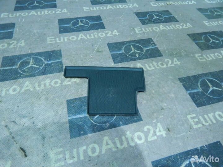 Пепельница A2116830051 Mercedes-Benz E-Class 2002