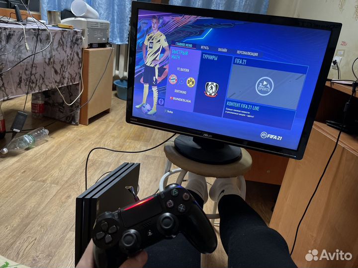 Sony PS4 pro 1 tb + PS VR