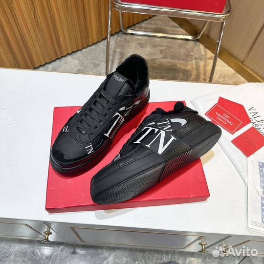 Зимние спортивные кроссовки Valentino