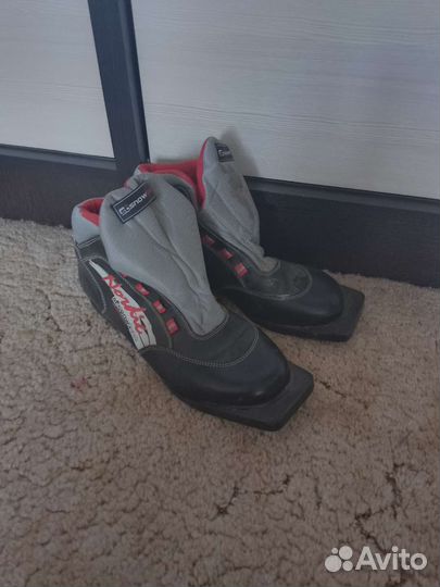 Лыжные ботинки