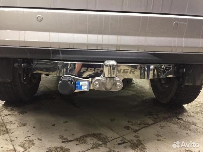 Фаркоп Toyota Fortuner 2005-2015