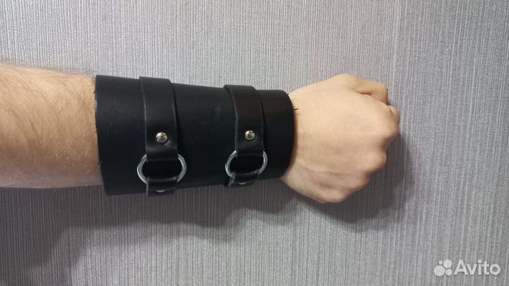 Кожаные напульсники широкие с кольцами 2 шт