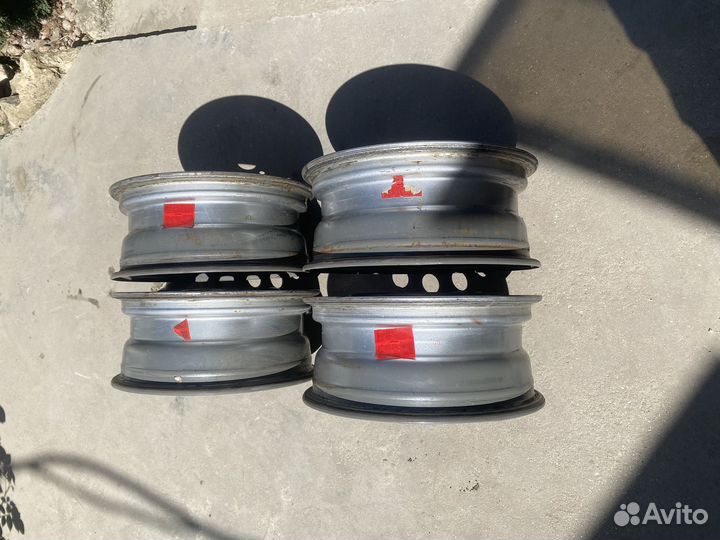 Штампованный диск r15 4:100