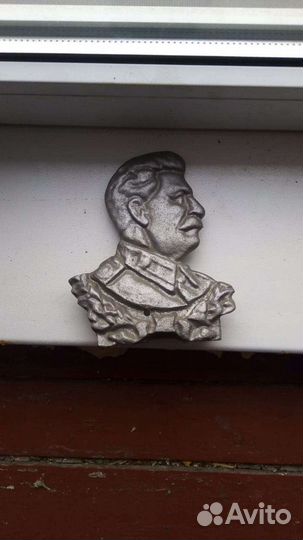 Барильеф Сталина