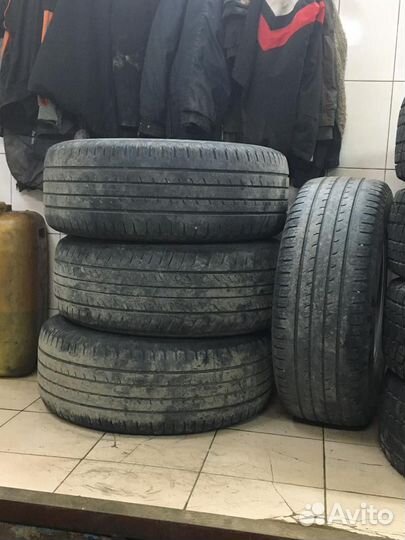 Dunlop Axiom Plus 265/65 R17