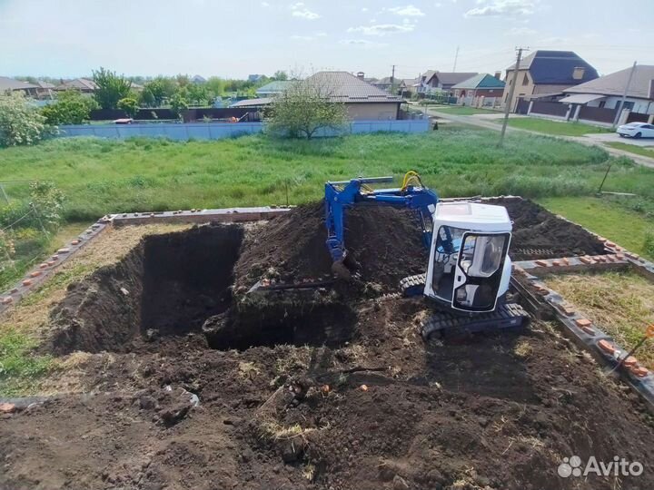 Мини-экскаватор