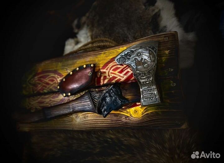 Кованый топор ручной работы