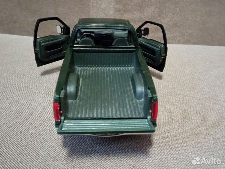 Модель Форд Пикап