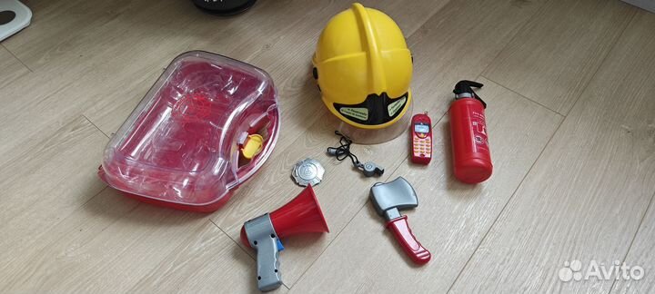 Детский игровой набор пожарного с шлемом