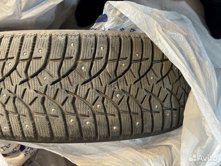 Bridgestone Blizzak Spike-02 225/45 R17