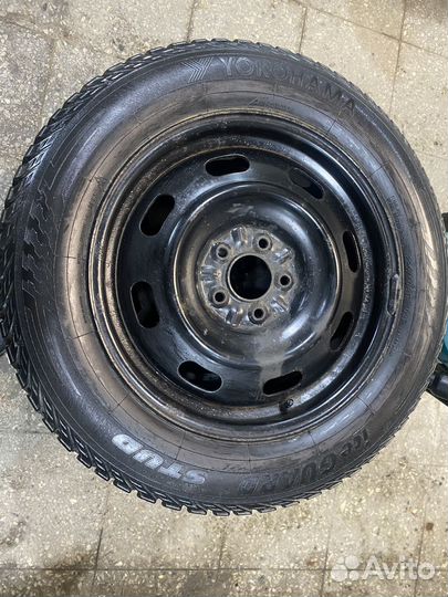 Yokohama IceGuard Stud IG65 225/60 R17