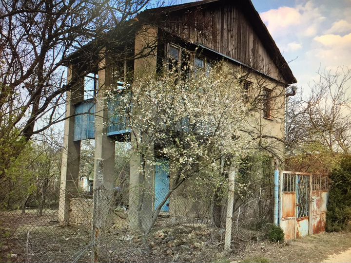 Дом 40 м² на участке 4 сот.