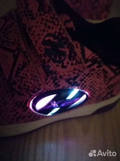 Кроссовки светящиеся со съёмным роликами