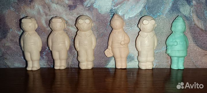 Игрушки,колкий пластик