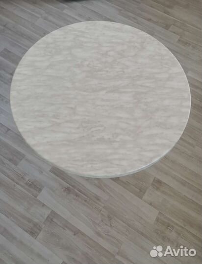 Стол круглый 80см мрамор и чугун