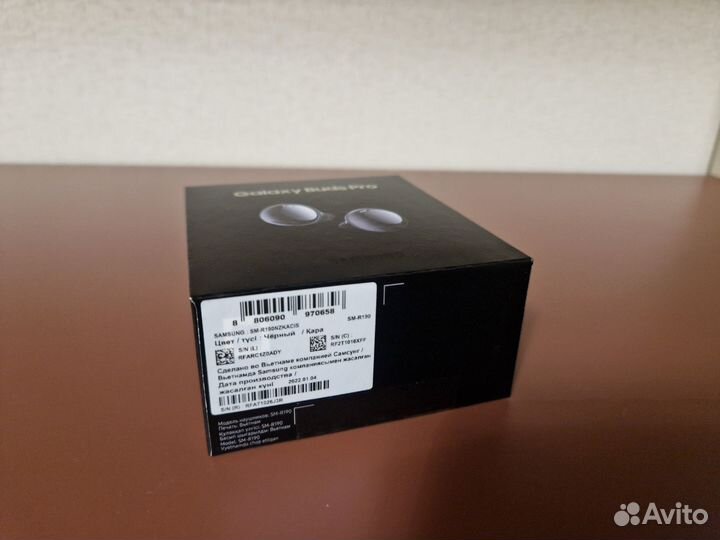 Кейс и левый наушник Galaxy Buds Pro (оригинал)