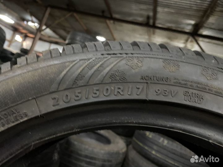 Dunlop SP Winter Sport 4D 205/50 R17 93V