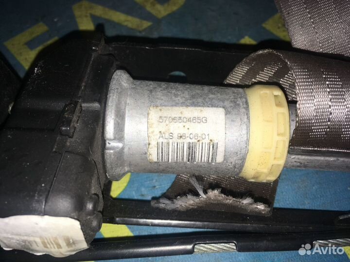 Передний ремень безопасности Volvo S80