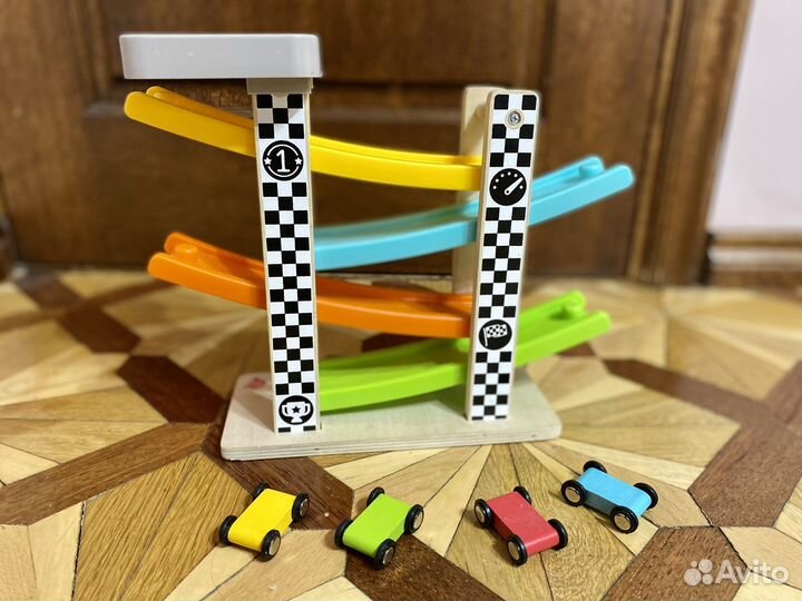 Гоночная трасса, автотрек с машинками