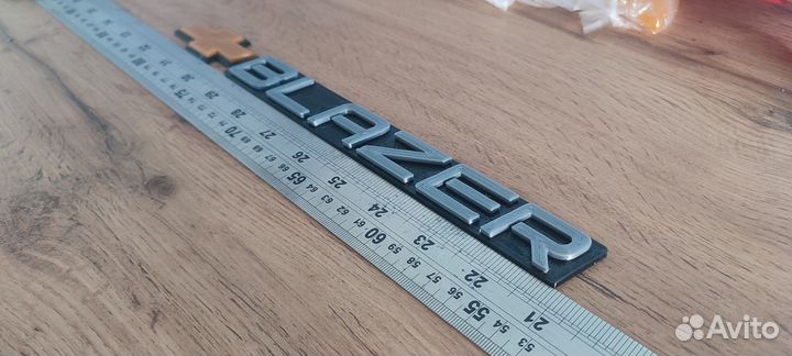 Коллекцонный шильд tahoe blazer задней части